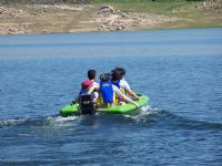 En barca por el embalse de Almendra.